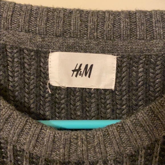 H&M Sweater - Picture 2 of 4